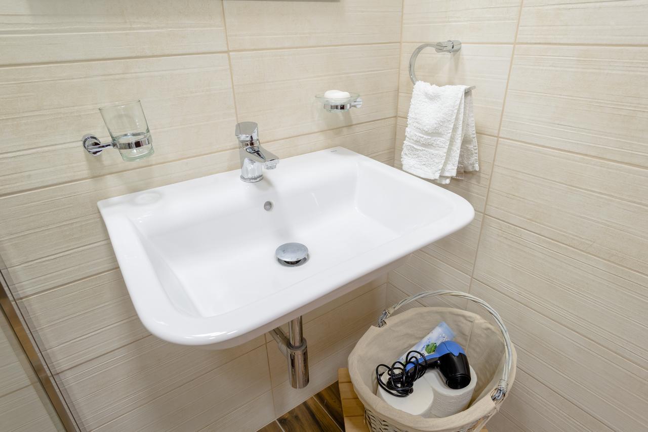 Apartman Arte Novi Sad Buitenkant foto