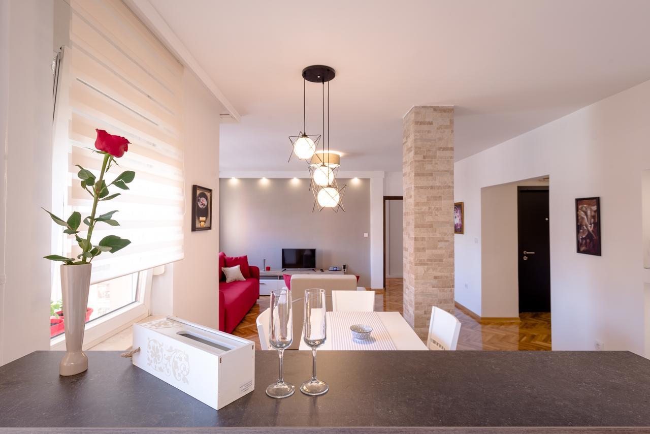 Apartman Arte Novi Sad Buitenkant foto
