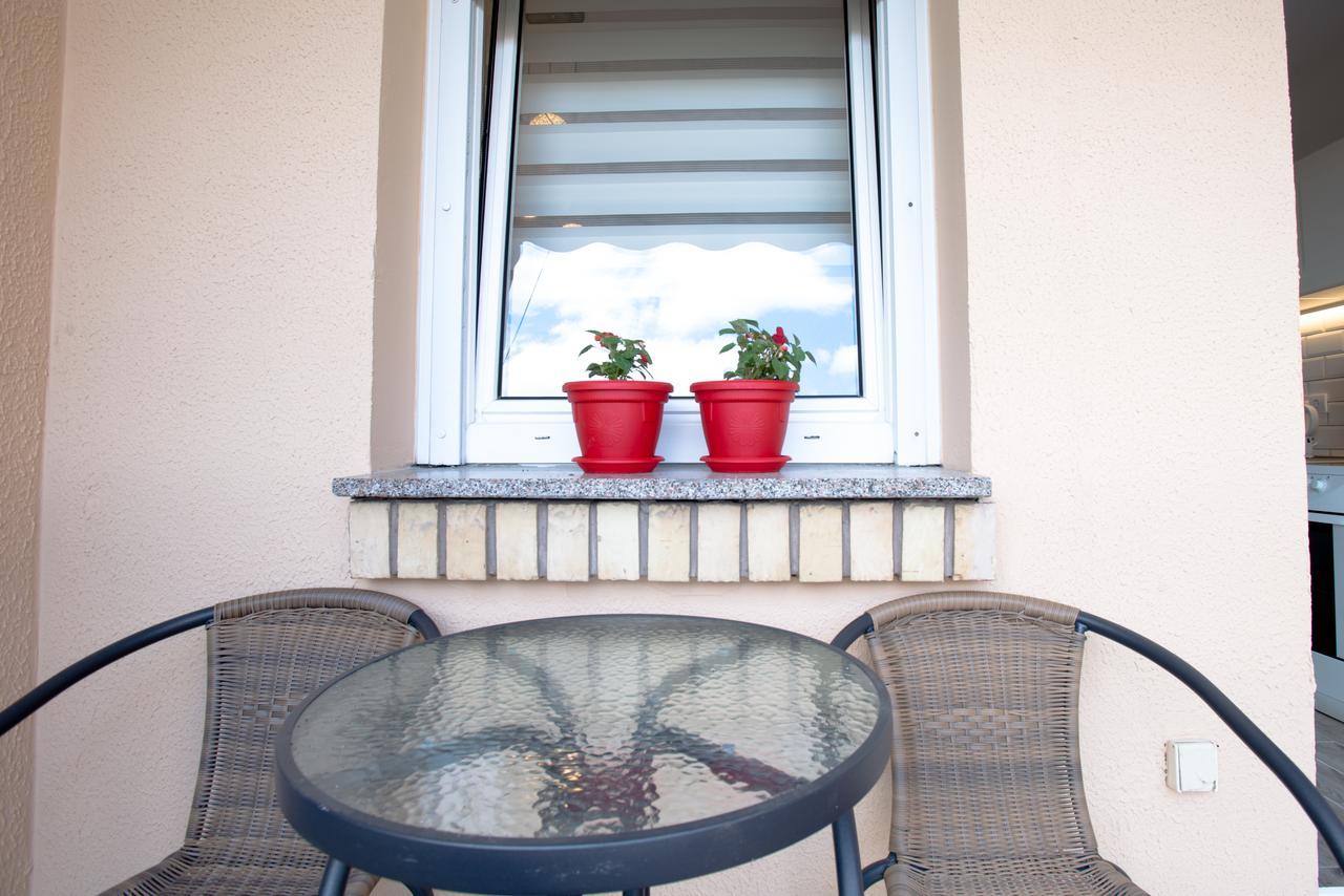 Apartman Arte Novi Sad Buitenkant foto