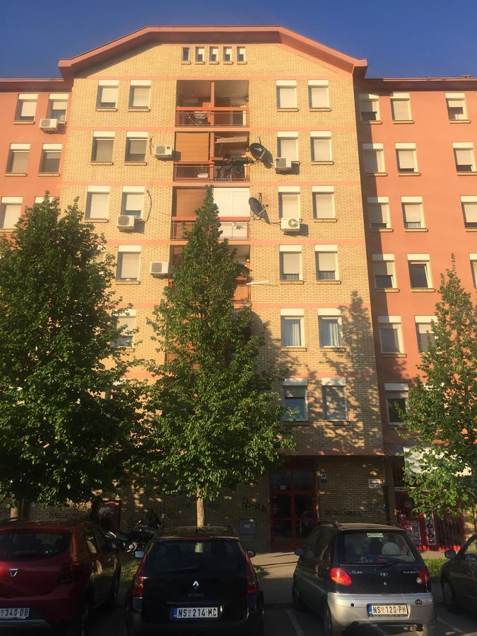 Apartman Arte Novi Sad Buitenkant foto